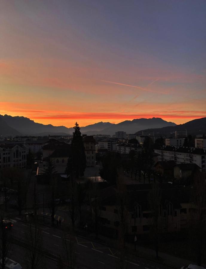 Luxueux Appartement T4 - Lac 5 Min - Parkings Privatifs - Vue Lac Et Montagne アヌシー エクステリア 写真