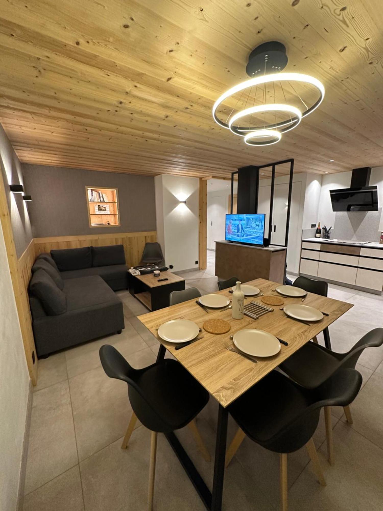 Luxueux Appartement T4 - Lac 5 Min - Parkings Privatifs - Vue Lac Et Montagne アヌシー エクステリア 写真