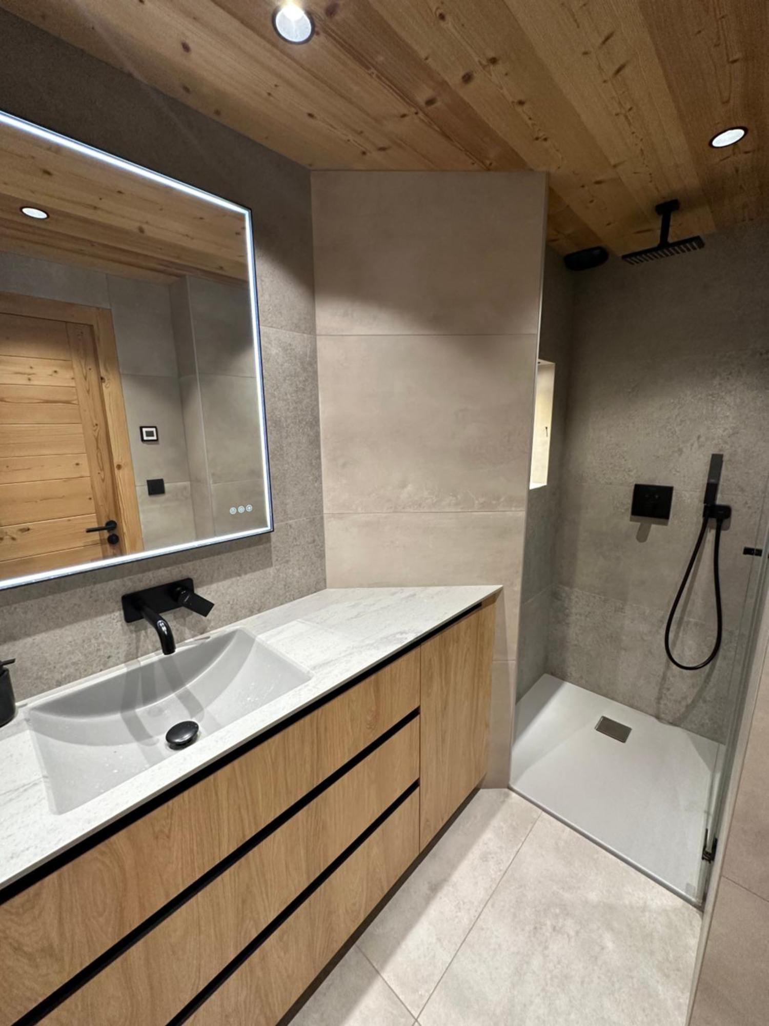 Luxueux Appartement T4 - Lac 5 Min - Parkings Privatifs - Vue Lac Et Montagne アヌシー エクステリア 写真
